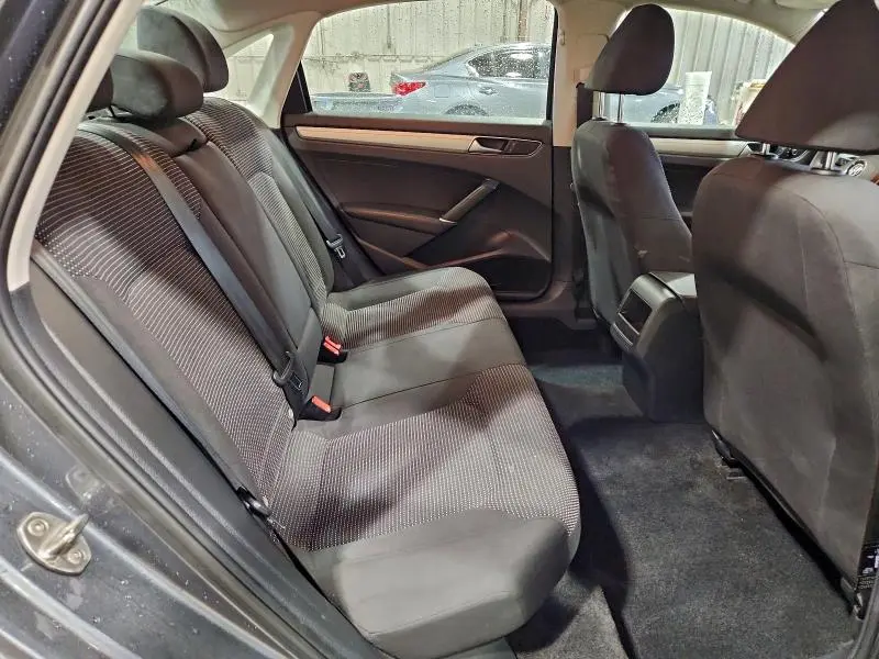 2016 VOLKSWAGEN PASSAT S  