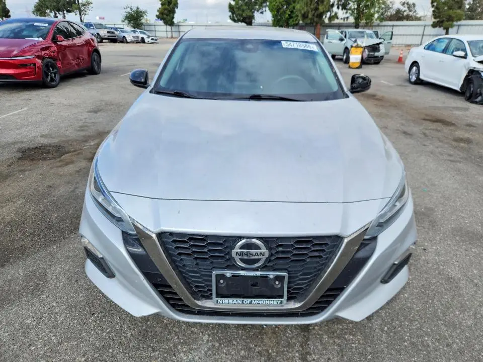 2021 NISSAN ALTIMA SR  
