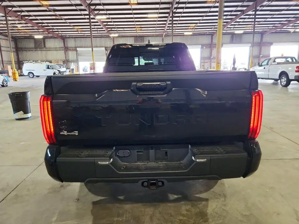 2024 TOYOTA TUNDRA SR5  