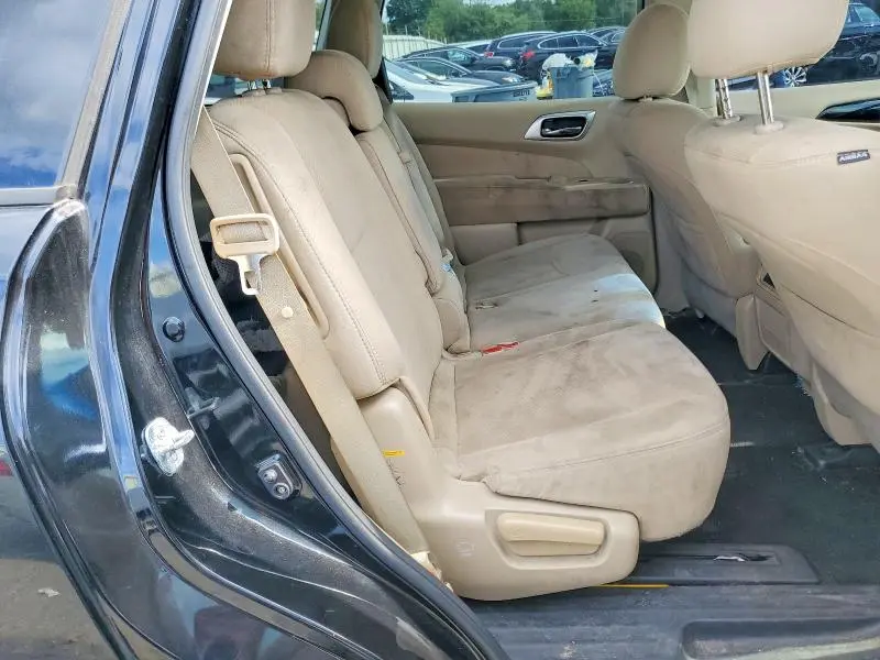 2016 NISSAN PATHFINDER SV  
