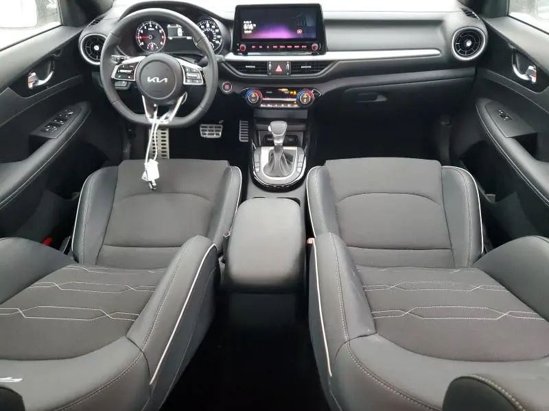 2023 KIA FORTE GT LINE  