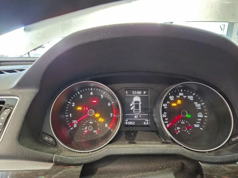 2016 VOLKSWAGEN PASSAT SE  