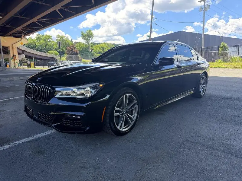 2019 BMW 750 XI  