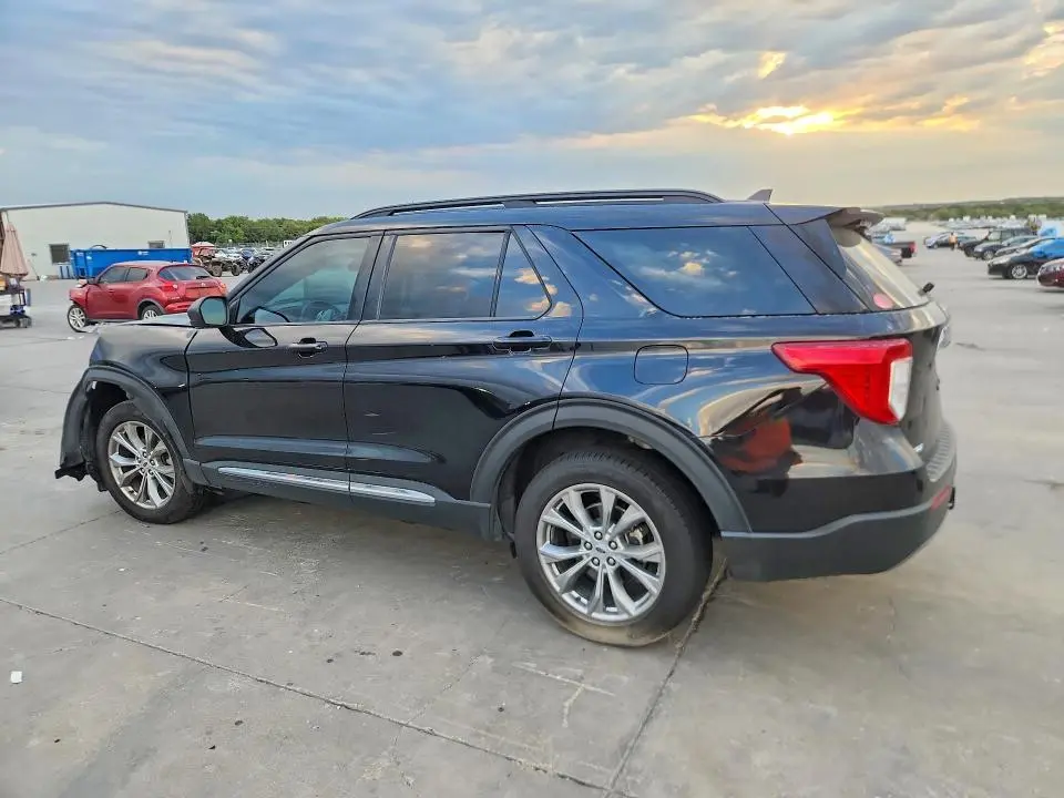 2023 FORD EXPLORER XLT  