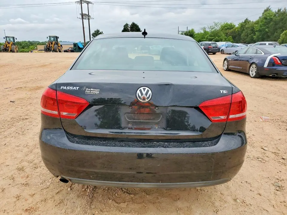 2015 VOLKSWAGEN PASSAT S  