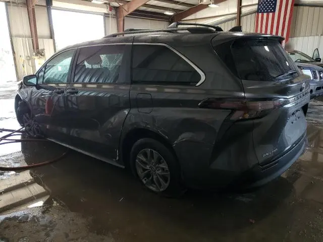 2025 TOYOTA SIENNA LE  