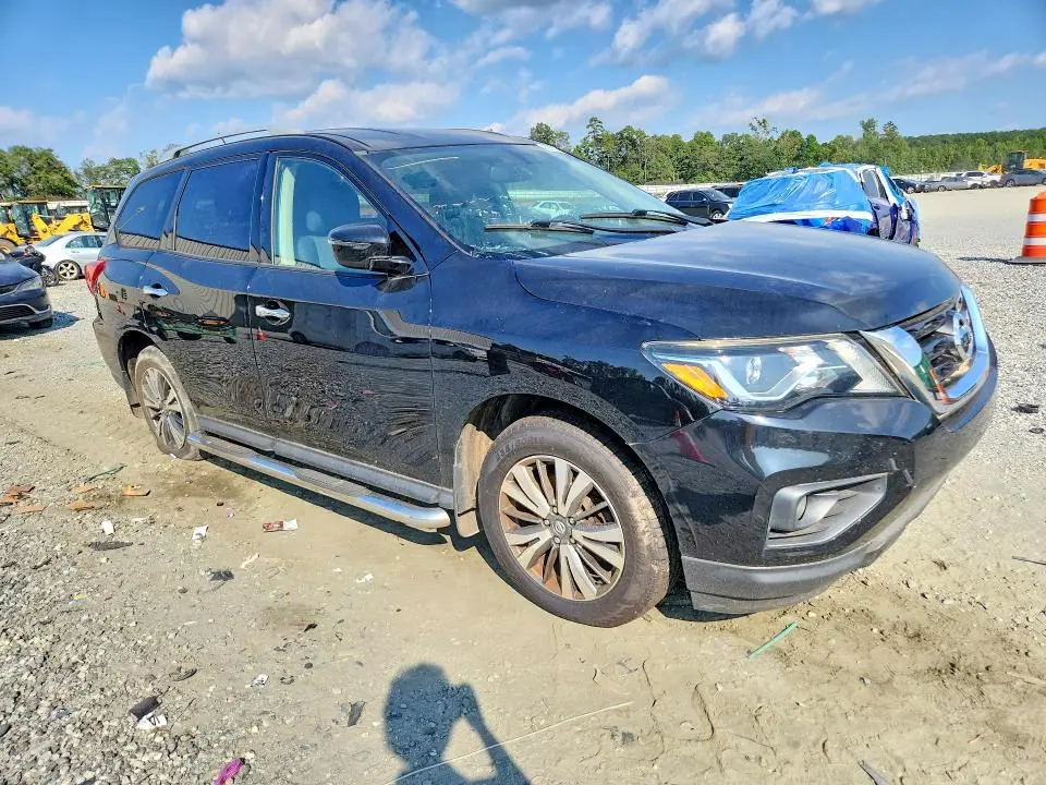 2018 NISSAN PATHFINDER SV  