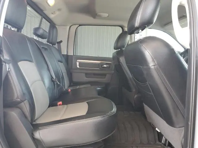2016 RAM 1500 SLT  