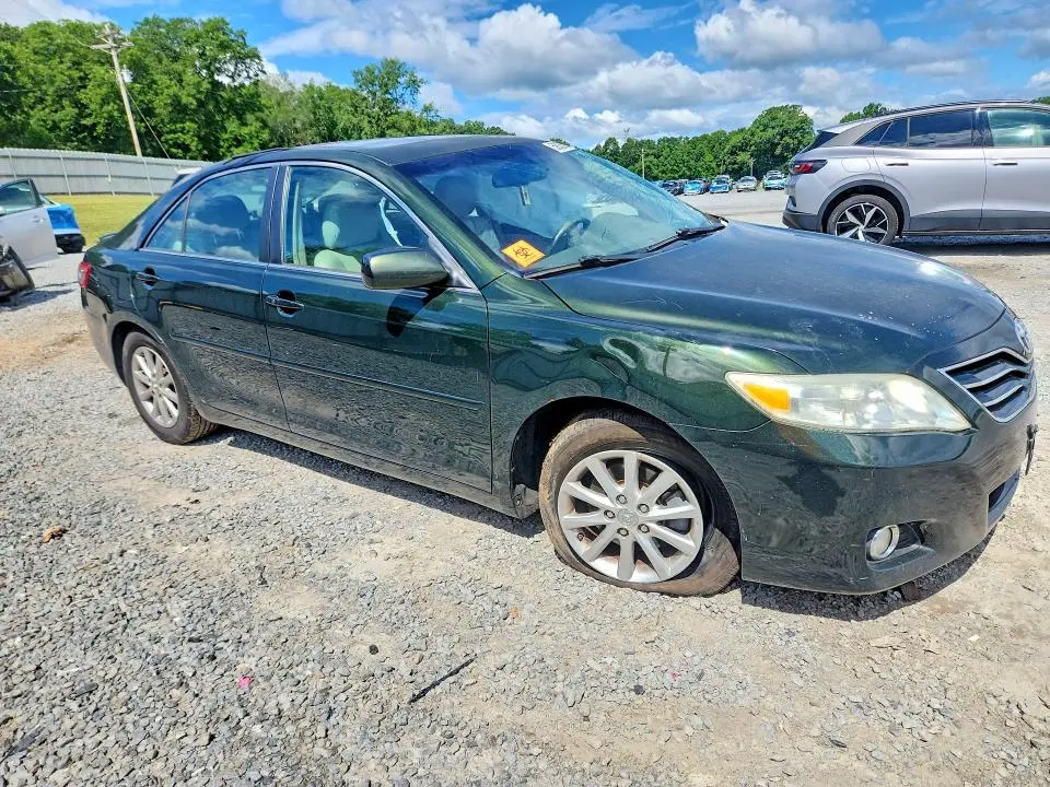 2010 TOYOTA CAMRY XLE V6  