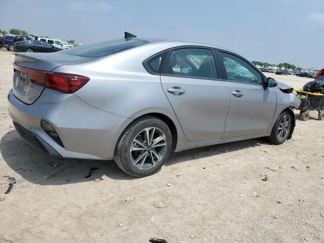 2023 KIA FORTE LX  
