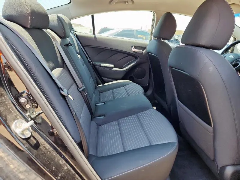 2017 KIA FORTE LX  
