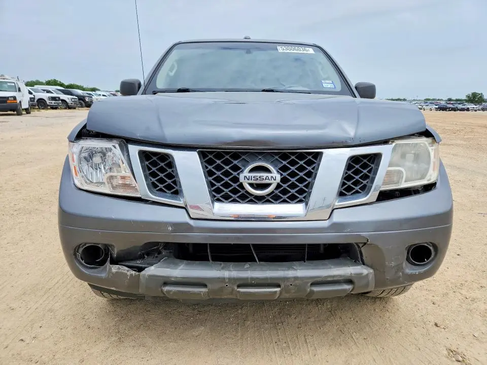 2016 NISSAN FRONTIER SV  