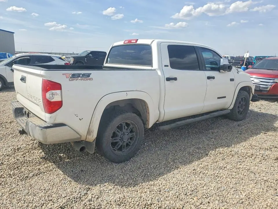 2017 TOYOTA TUNDRA CREWMAX SR5  