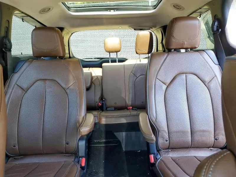 2017 CHRYSLER PACIFICA LIMITED  