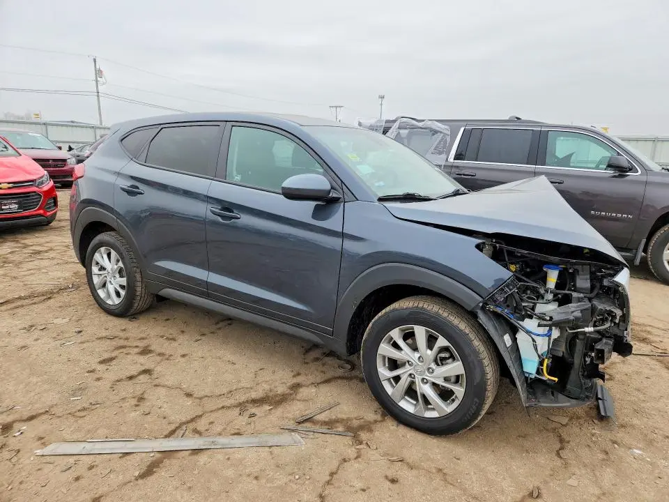 2021 HYUNDAI TUCSON SE  