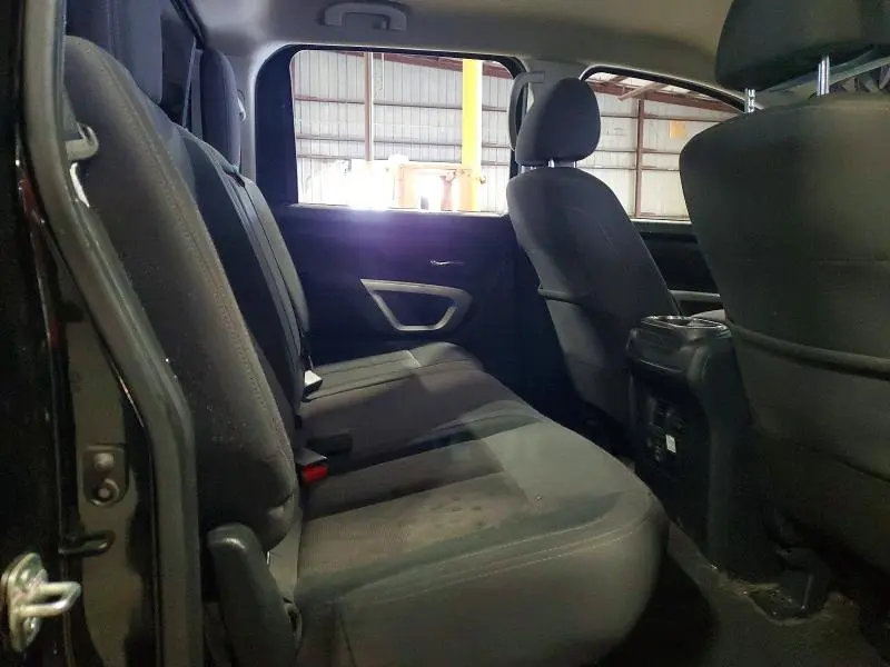 2021 NISSAN TITAN SV  