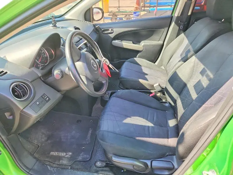 2013 MAZDA MAZDA2   