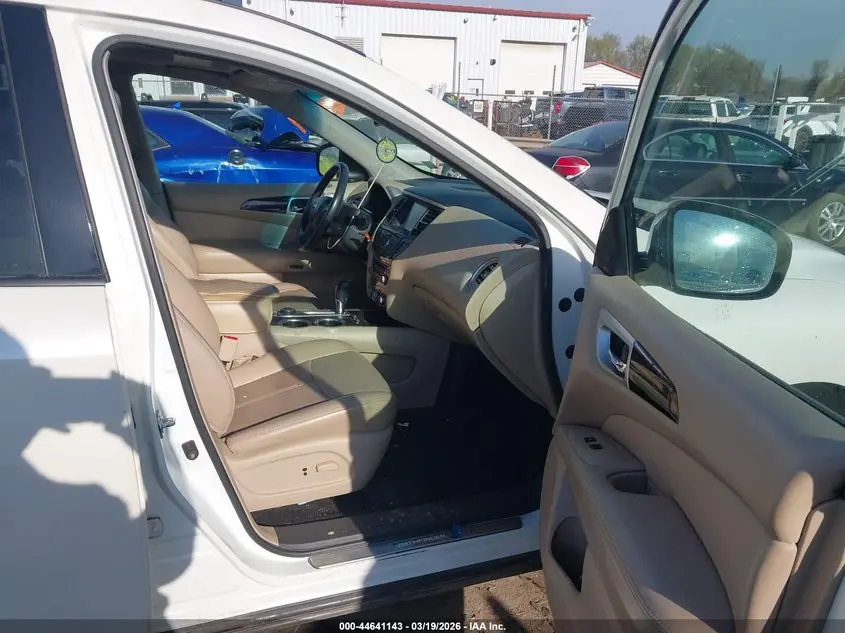 2016 NISSAN PATHFINDER PLATINUM