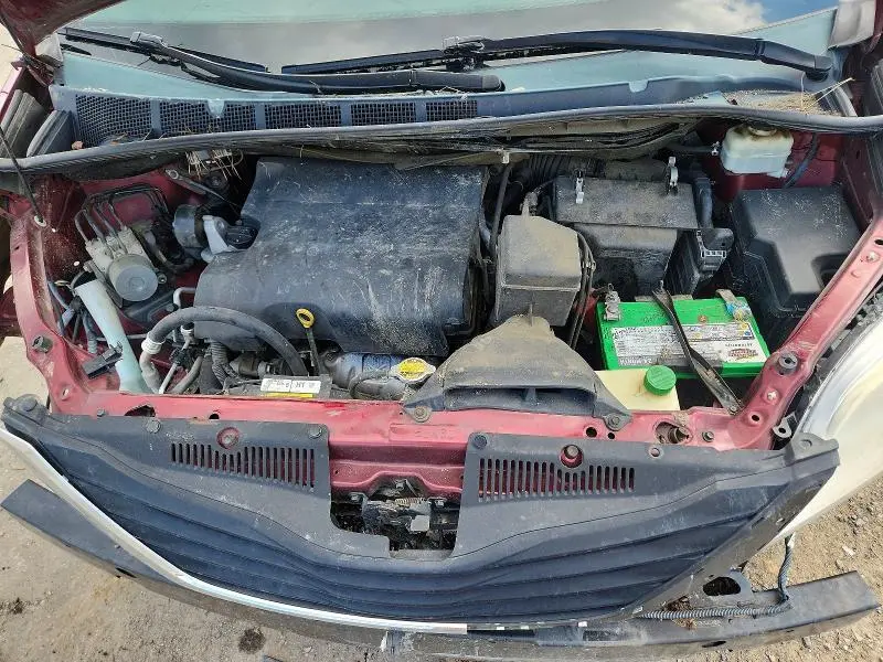 2014 TOYOTA SIENNA LE  