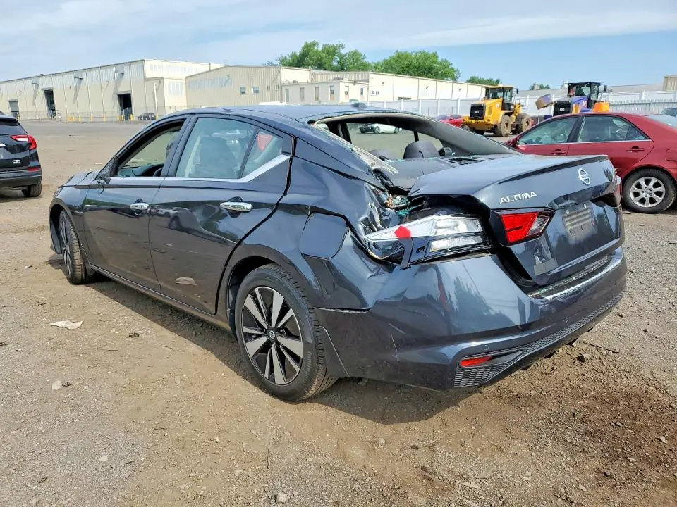 2022 NISSAN ALTIMA SV  