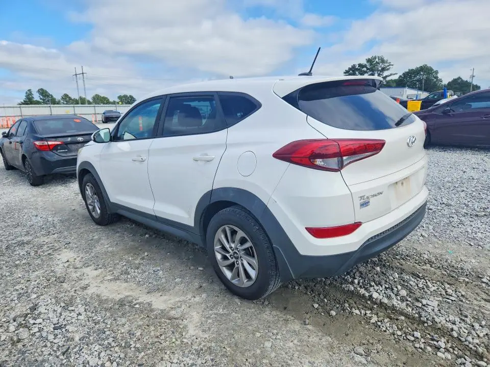 2016 HYUNDAI TUCSON SE  