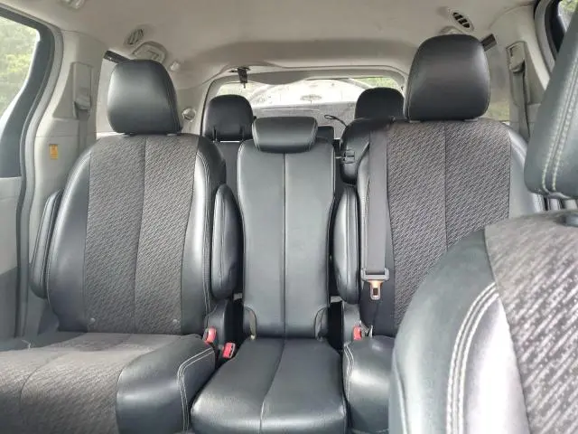 2011 TOYOTA SIENNA SPORT  
