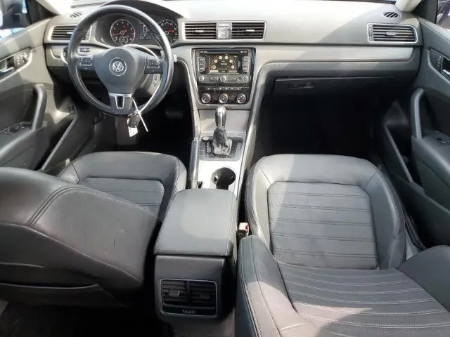 2015 VOLKSWAGEN PASSAT SE  