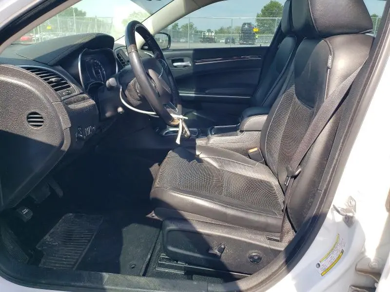 2019 CHRYSLER 300 LIMITED  