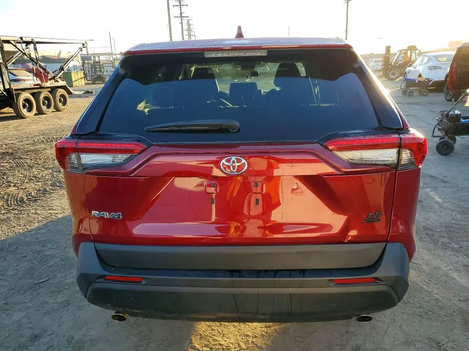 2022 TOYOTA RAV4 LE  