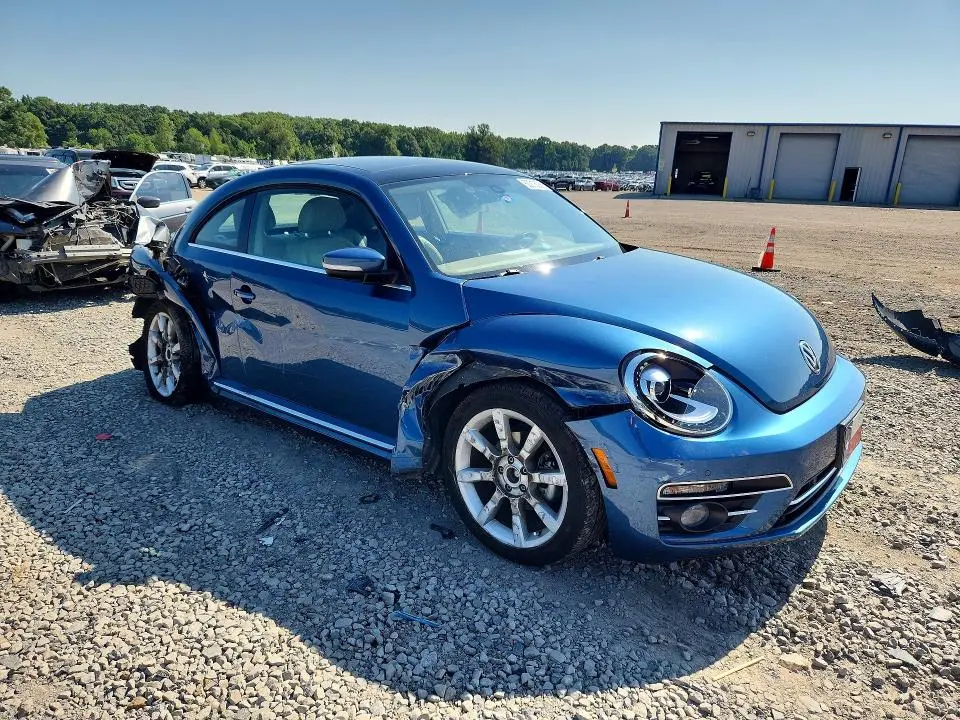 2019 VOLKSWAGEN BEETLE SE  