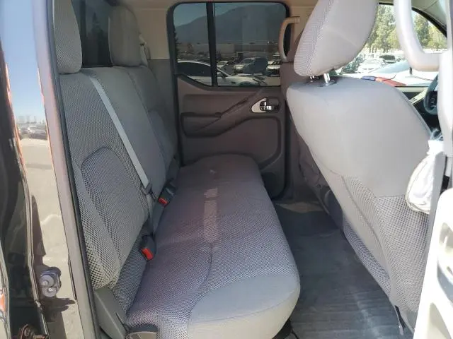 2015 NISSAN FRONTIER S  