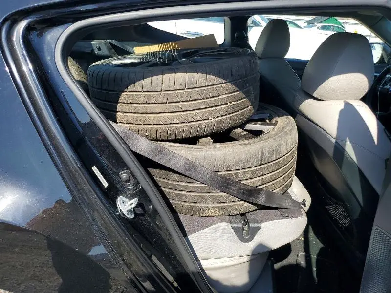 2013 HYUNDAI VELOSTER BASE  