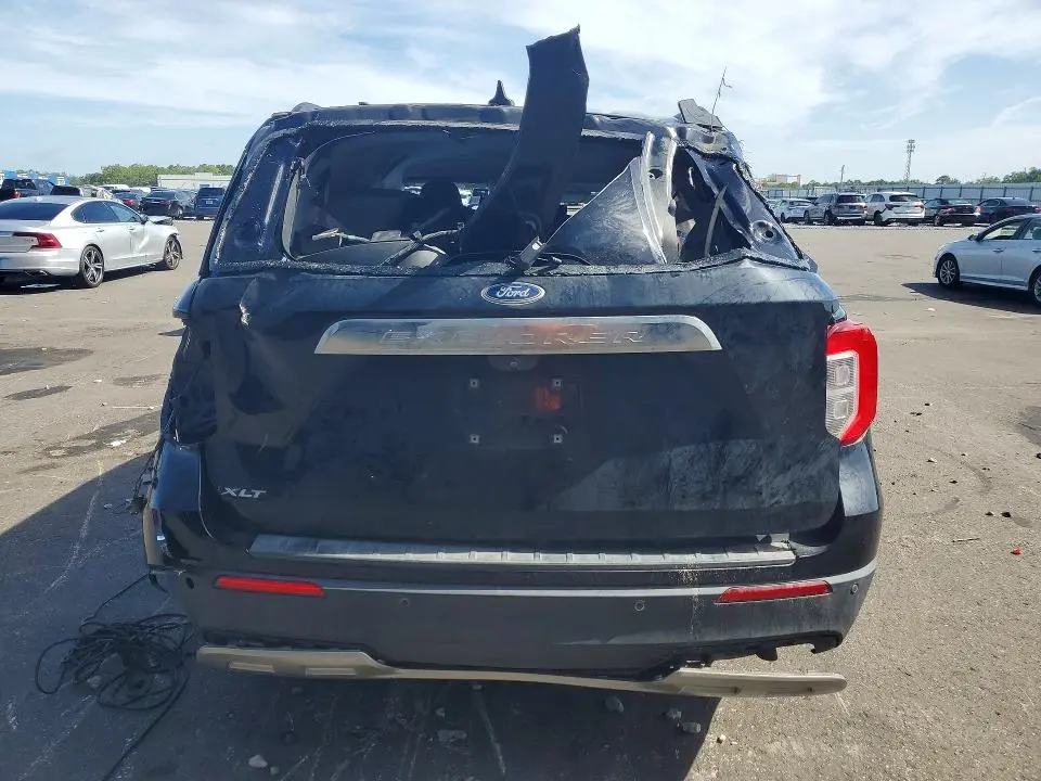 2022 FORD EXPLORER XLT  