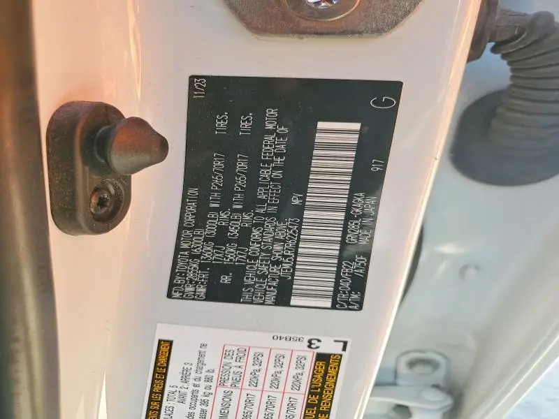 2024 TOYOTA 4RUNNER SR5  