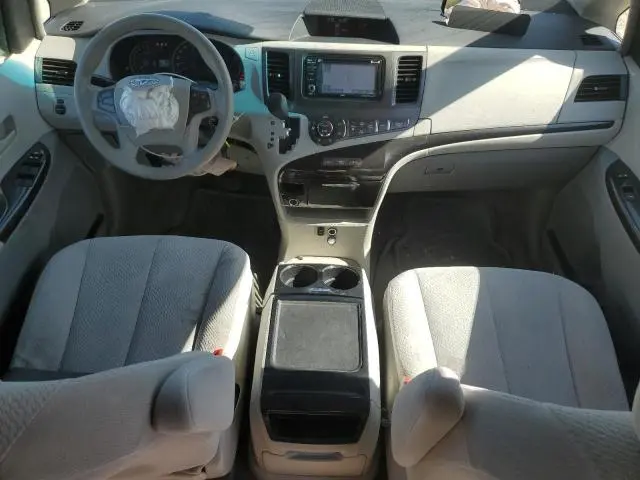 2013 TOYOTA SIENNA LE  