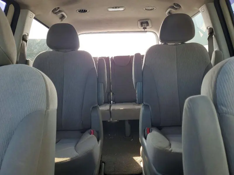 2012 KIA SEDONA LX  