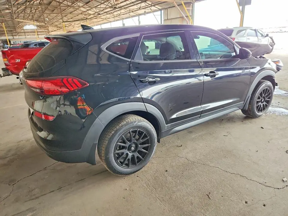 2021 HYUNDAI TUCSON SE  