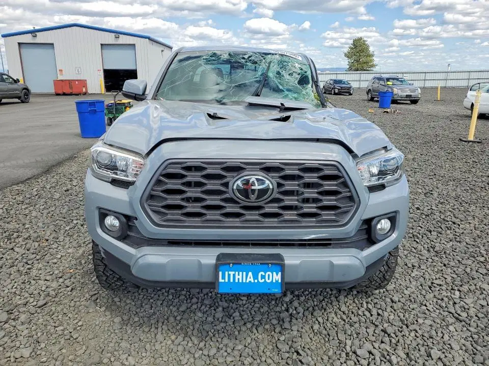 2021 TOYOTA TACOMA SR5 V6  