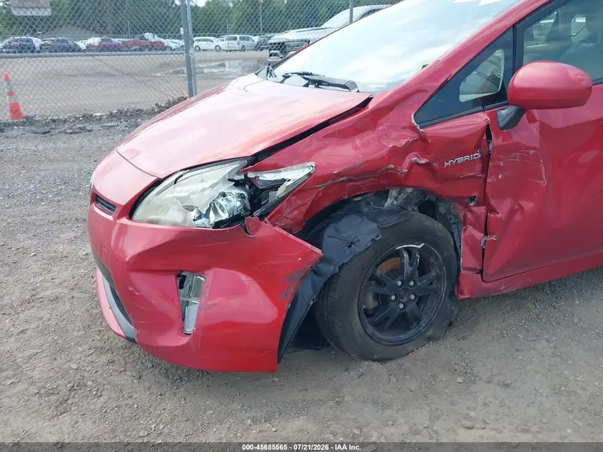 2013 TOYOTA PRIUS THREE
