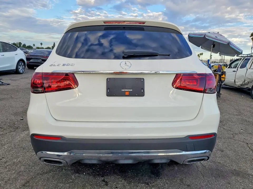 2020 MERCEDES-BENZ GLC 300  