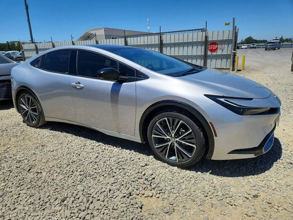 2023 TOYOTA PRIUS XLE  