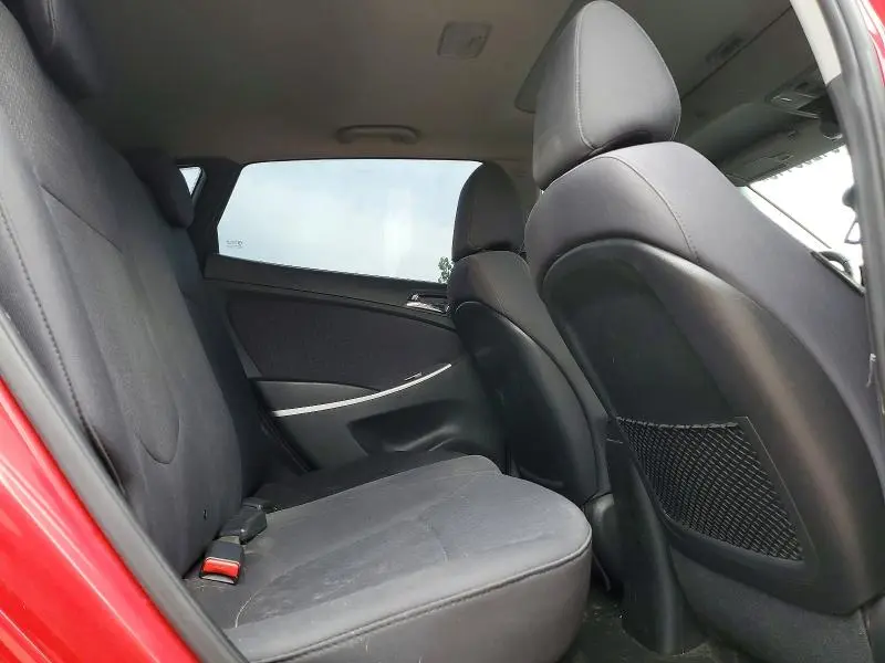 2013 HYUNDAI ACCENT SE  