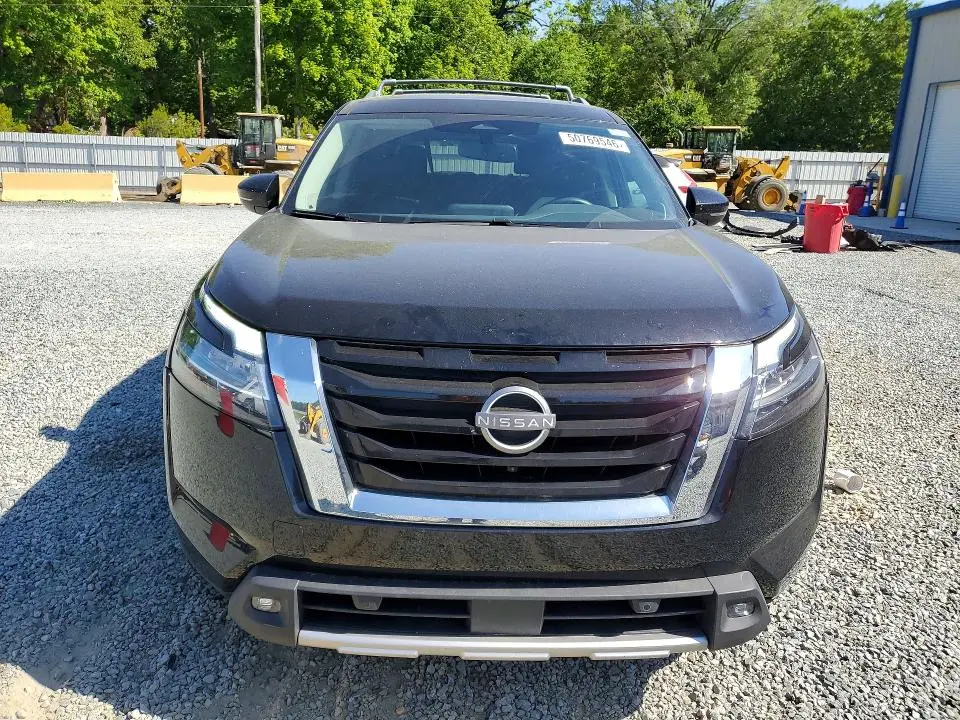 2022 NISSAN PATHFINDER SL  