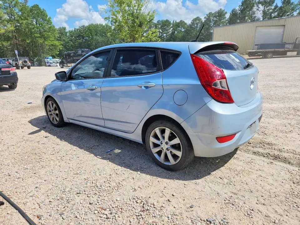 2012 HYUNDAI ACCENT SE  