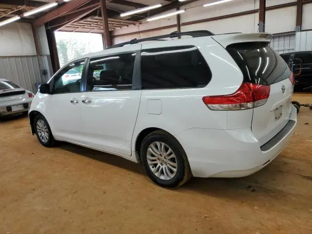 2013 TOYOTA SIENNA XLE  