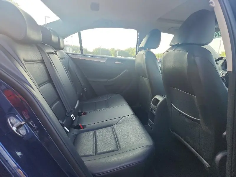 2013 VOLKSWAGEN JETTA SE  