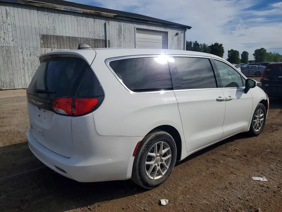 2022 CHRYSLER VOYAGER LX  