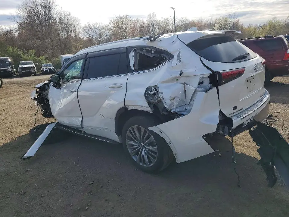 2021 TOYOTA HIGHLANDER PLATINUM  