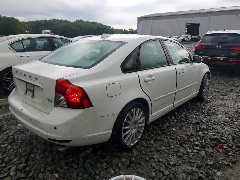 2011 VOLVO S40 T5  