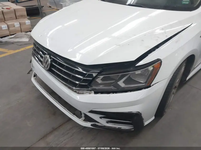 2017 VOLKSWAGEN PASSAT 1.8T R-LINE